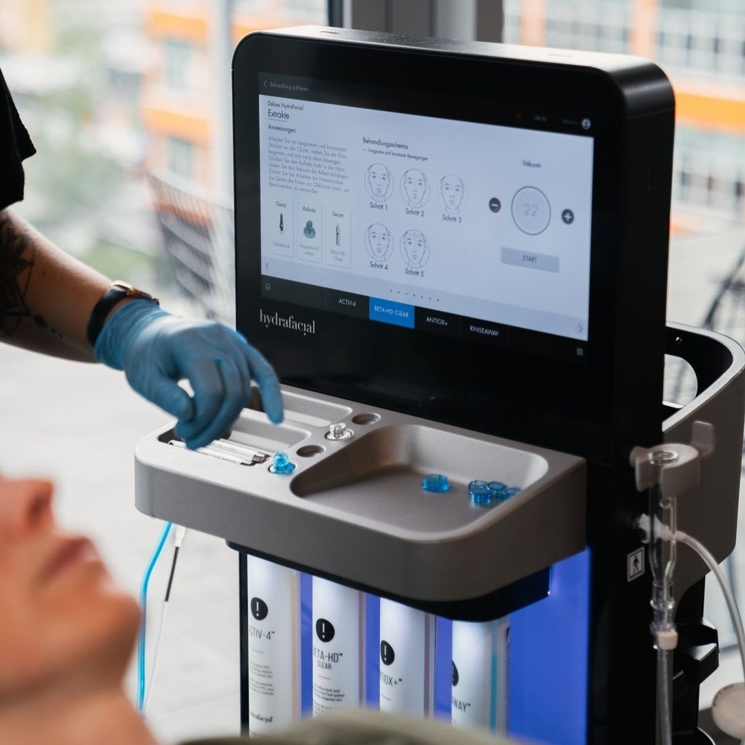 Skole Hydrafacial